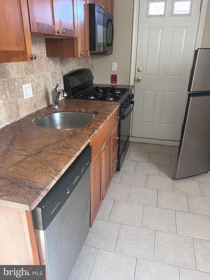 2151 S Hicks St 2nd Fl #2ndFL - Photo 6 of 11