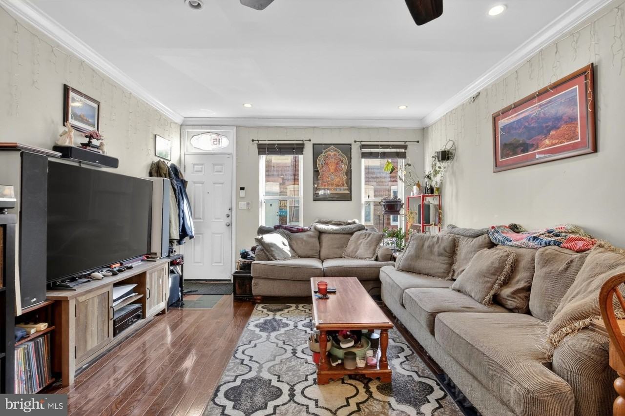 1540 S Mole St - Photo 3 of 22