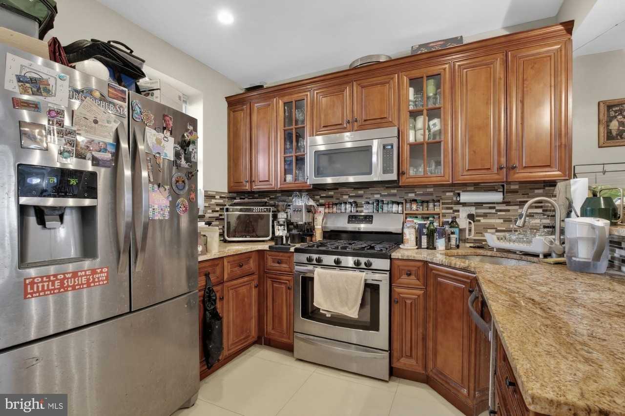 1540 S Mole St - Photo 7 of 22