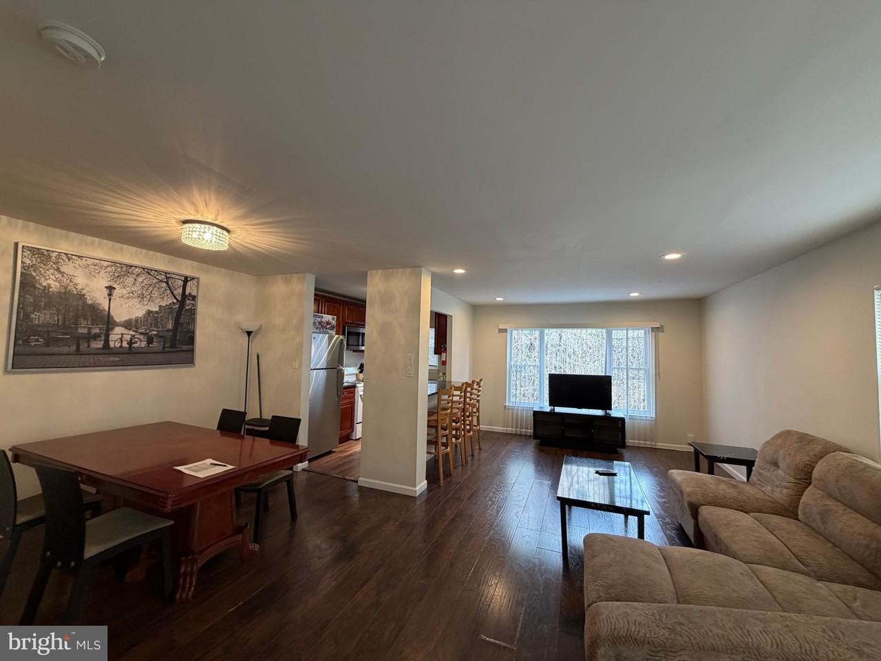 9334 Jamison Ave Unit B #B - Photo 3 of 26