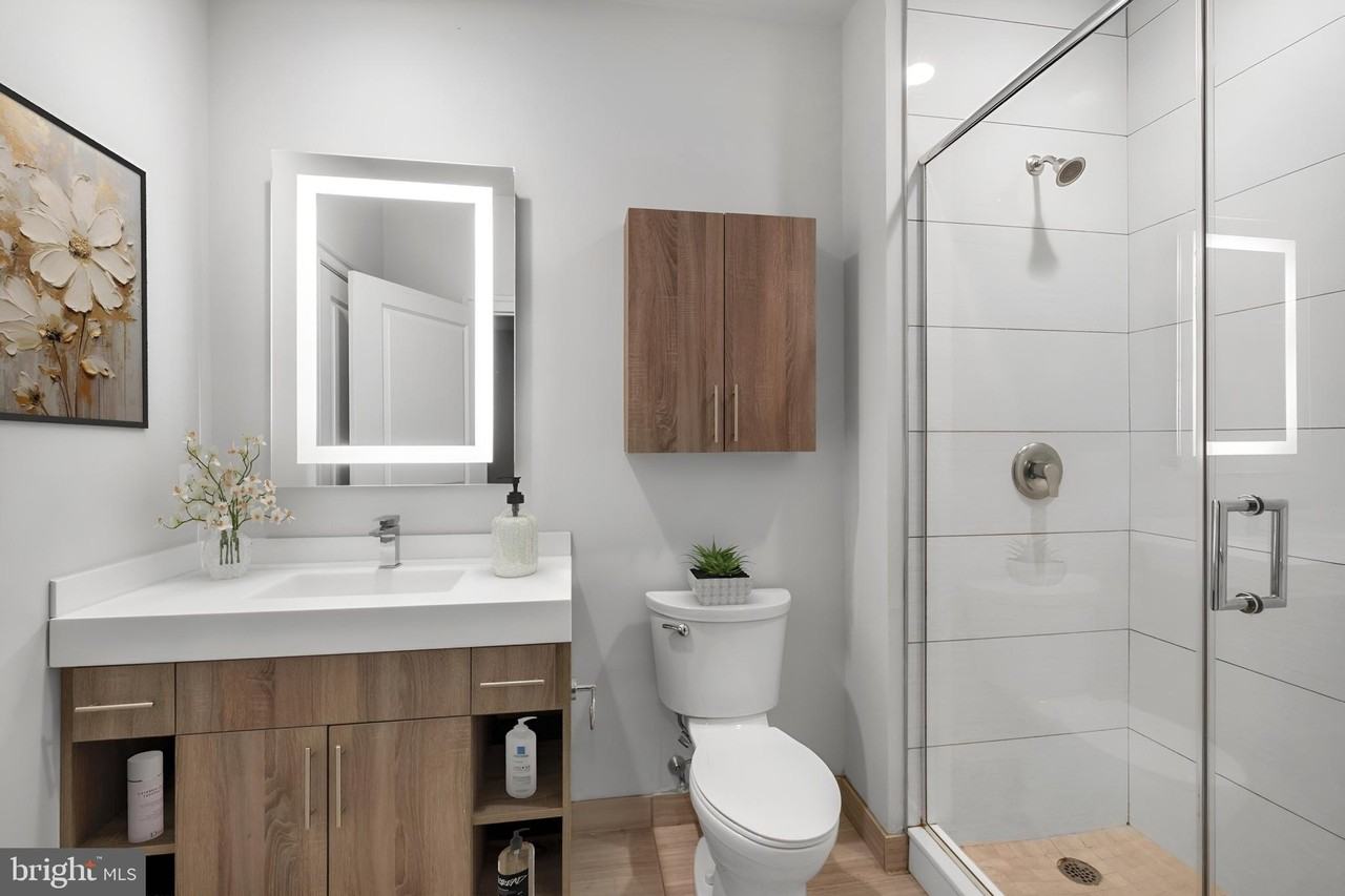 200 N 16th St Apt 711 #711 - Photo 7 of 50