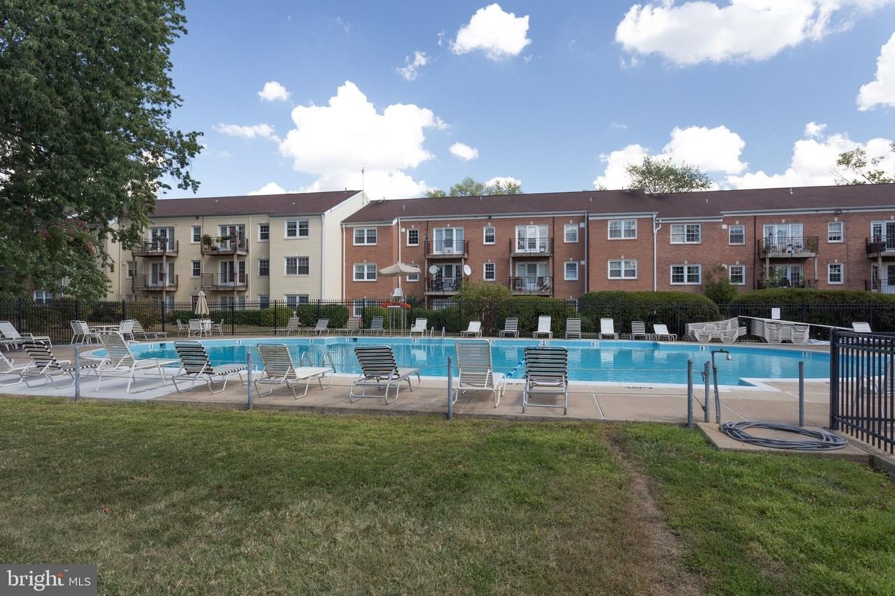 9479 Fairfax Blvd Apt 203 #203 - Photo 5 of 27