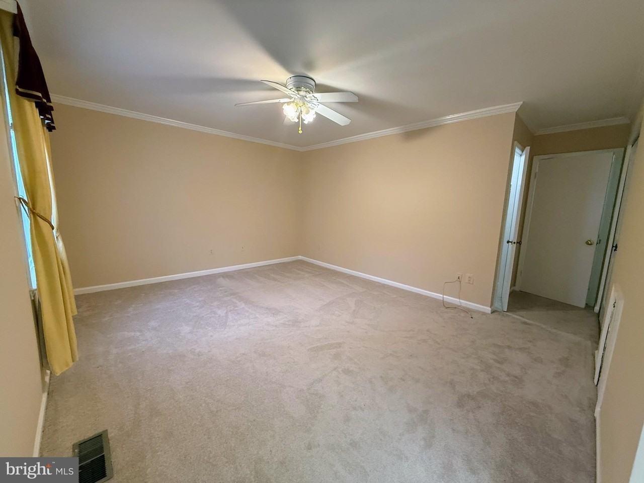 6921 Lafayette Park Dr - Photo 3 of 9