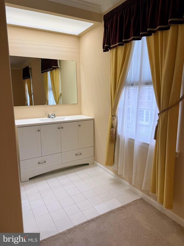 6921 Lafayette Park Dr - Photo 7 of 9