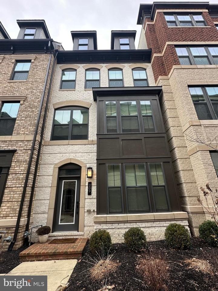 209 Market Sq Nw Unit 17 #17 - Photo 2 of 26