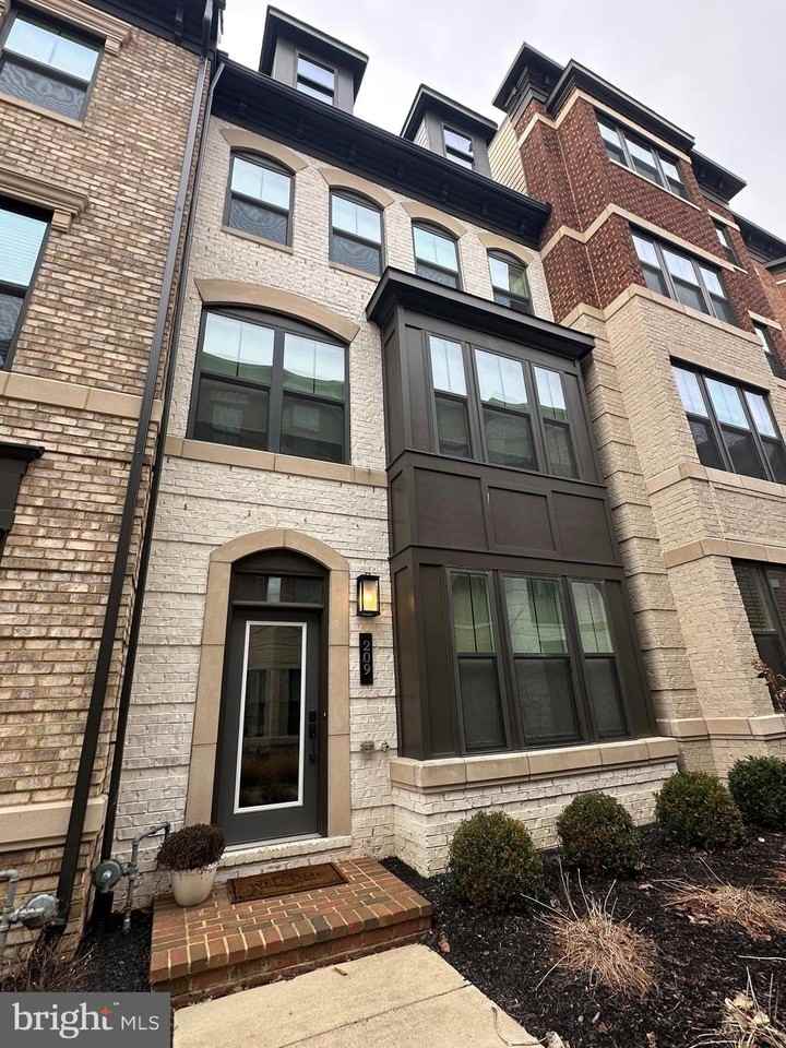 209 Market Sq Nw Unit 17 #17 - Photo 3 of 26