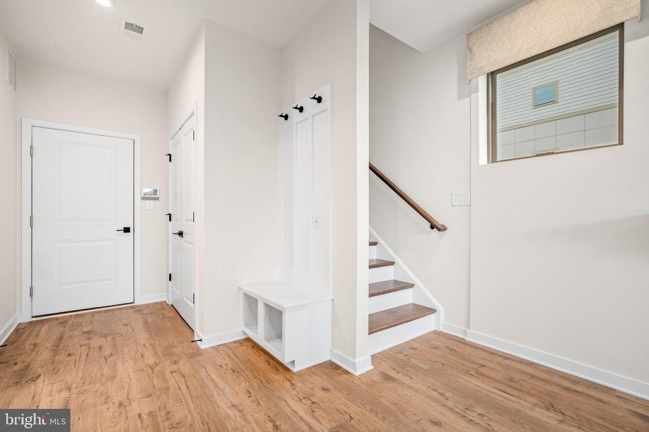 6247 Folly Ln - Photo 4 of 50