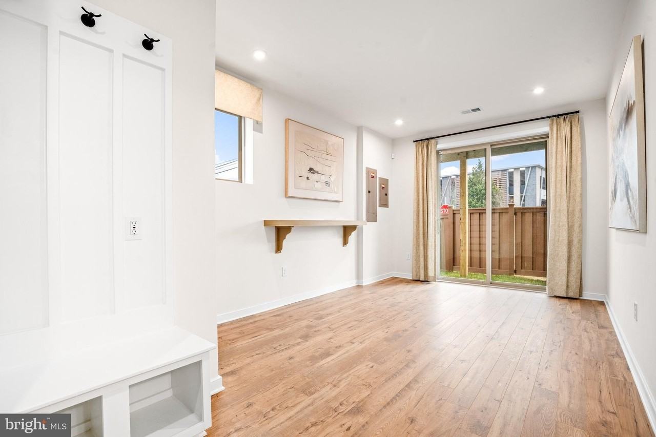 6247 Folly Ln - Photo 7 of 50