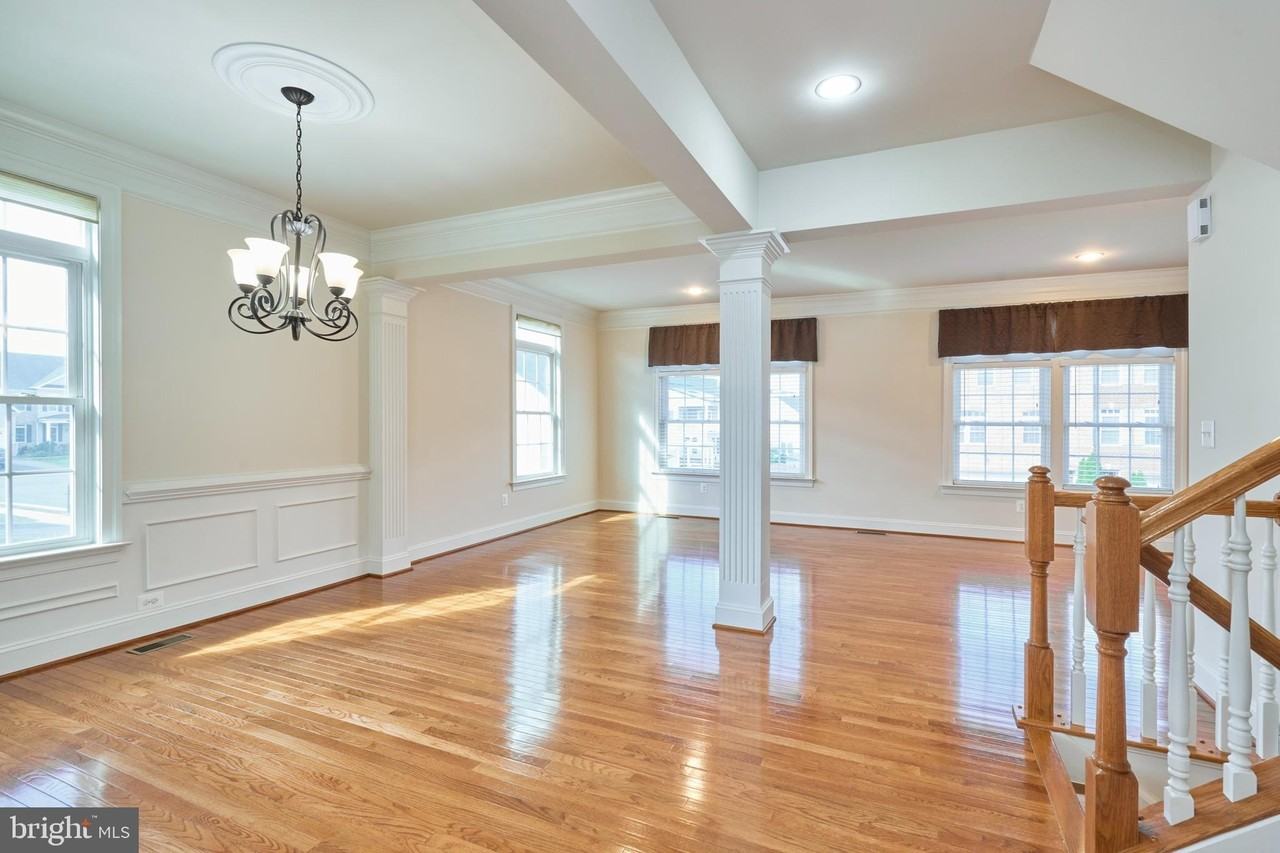 21276 Hyrst Grove Ter - Photo 5 of 40