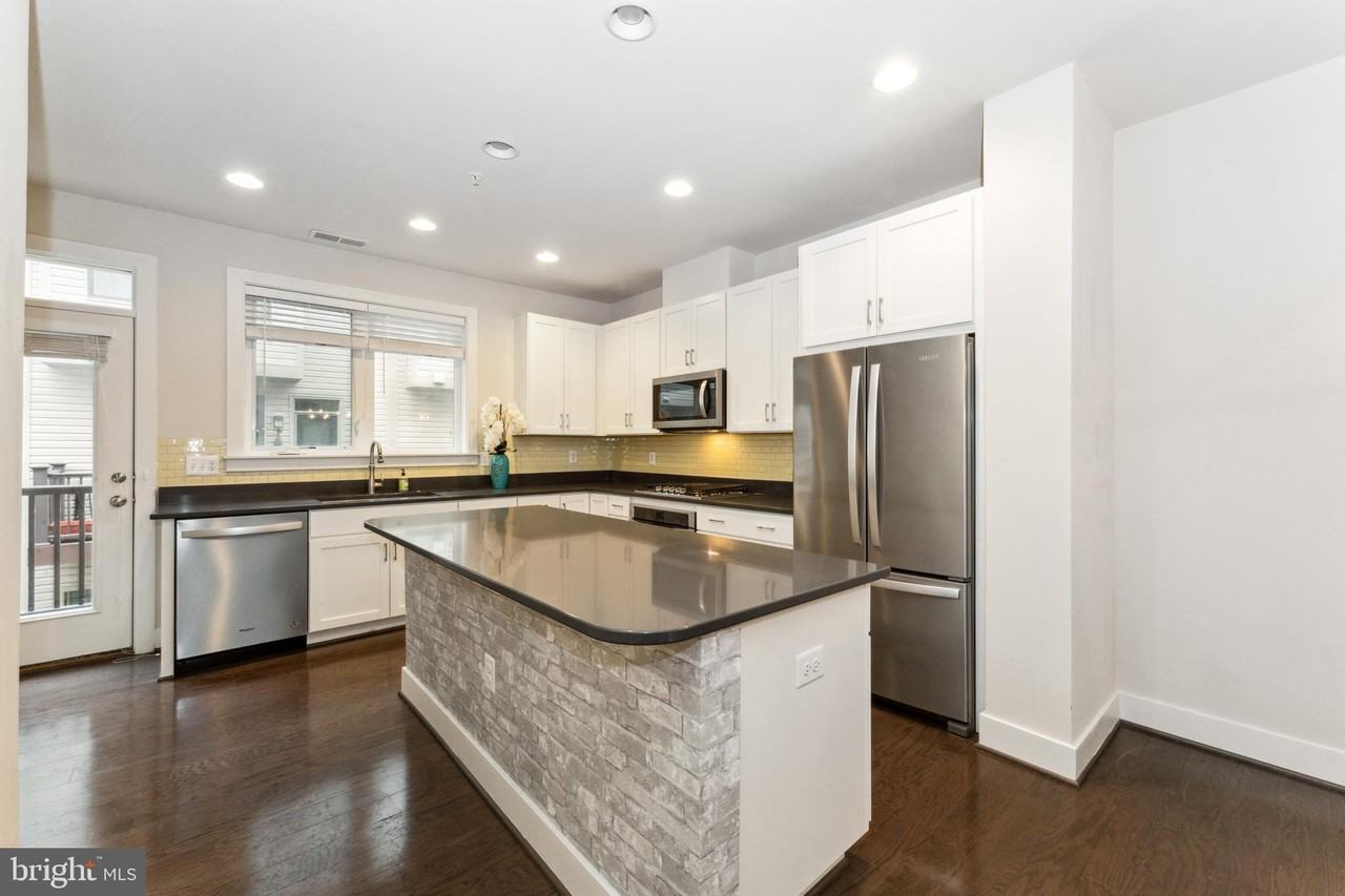 16316 Decker Pl - Photo 2 of 28