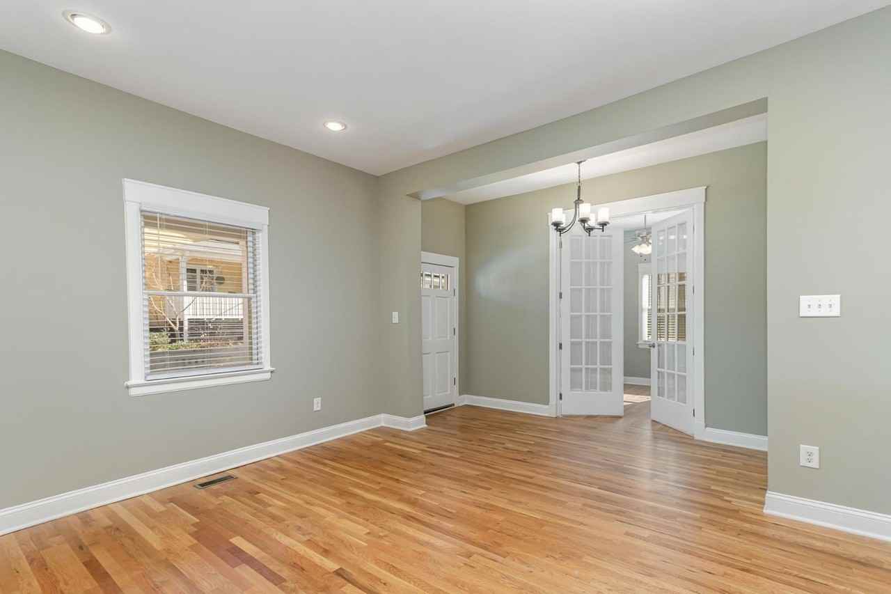 510 S Saunders St - Photo 4 of 23