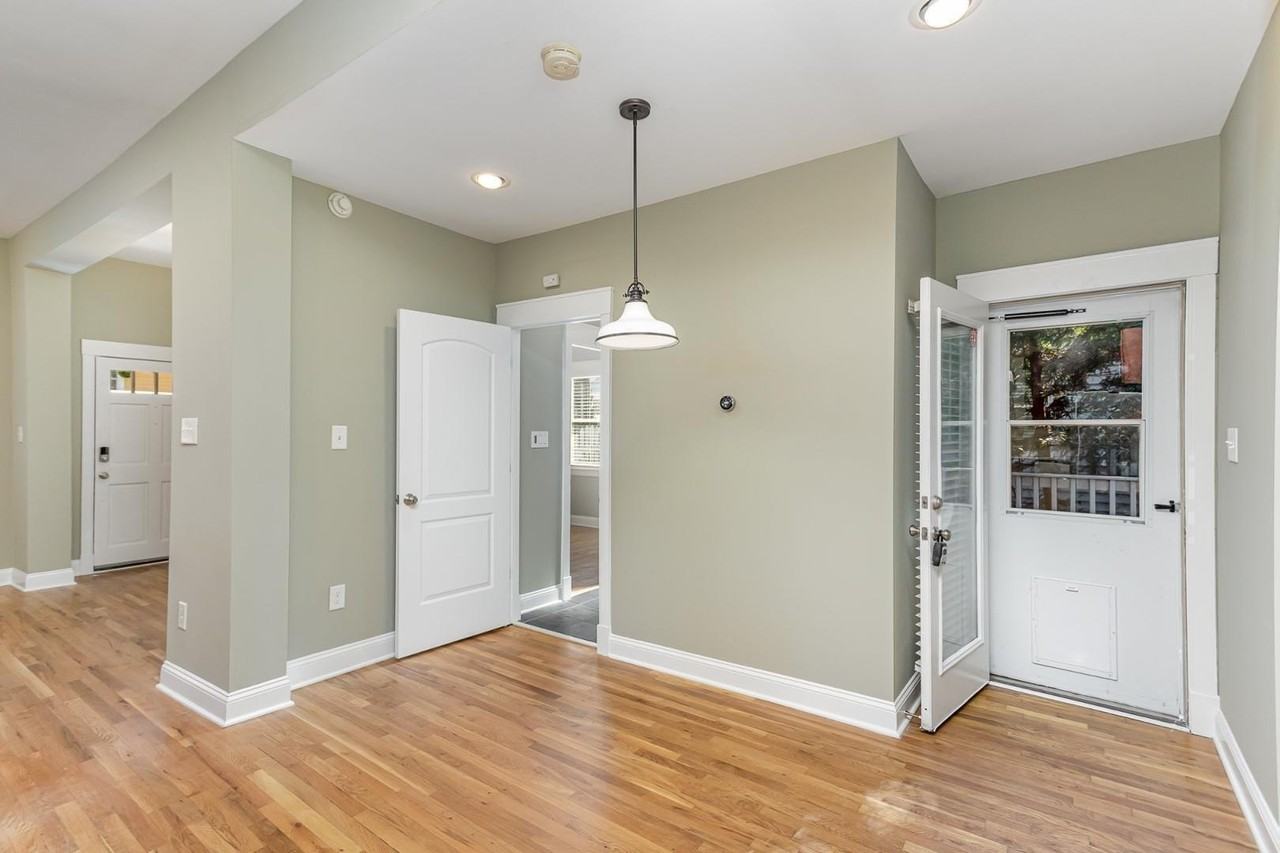 510 S Saunders St - Photo 5 of 23