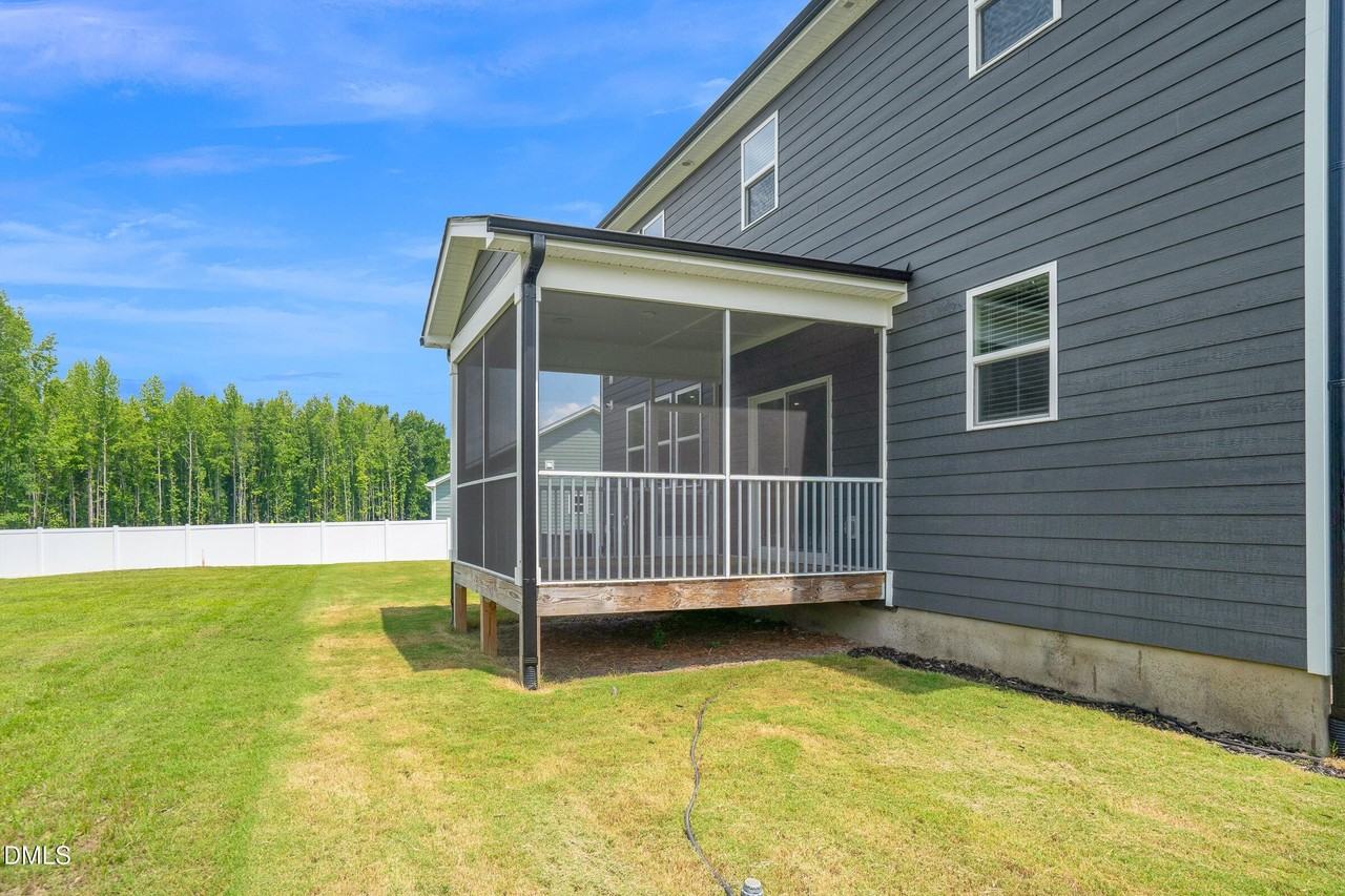 1505 Willow Landing Way - Photo 3 of 20