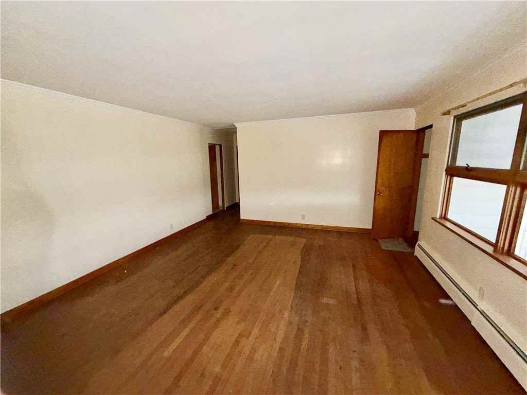 28 Union St - Photo 3 of 9