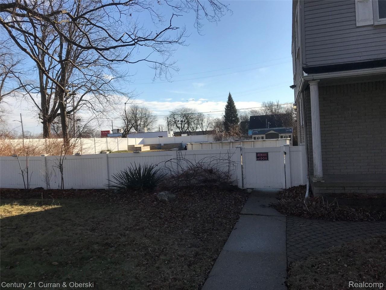 24071 Mcdonald St - Photo 2 of 13