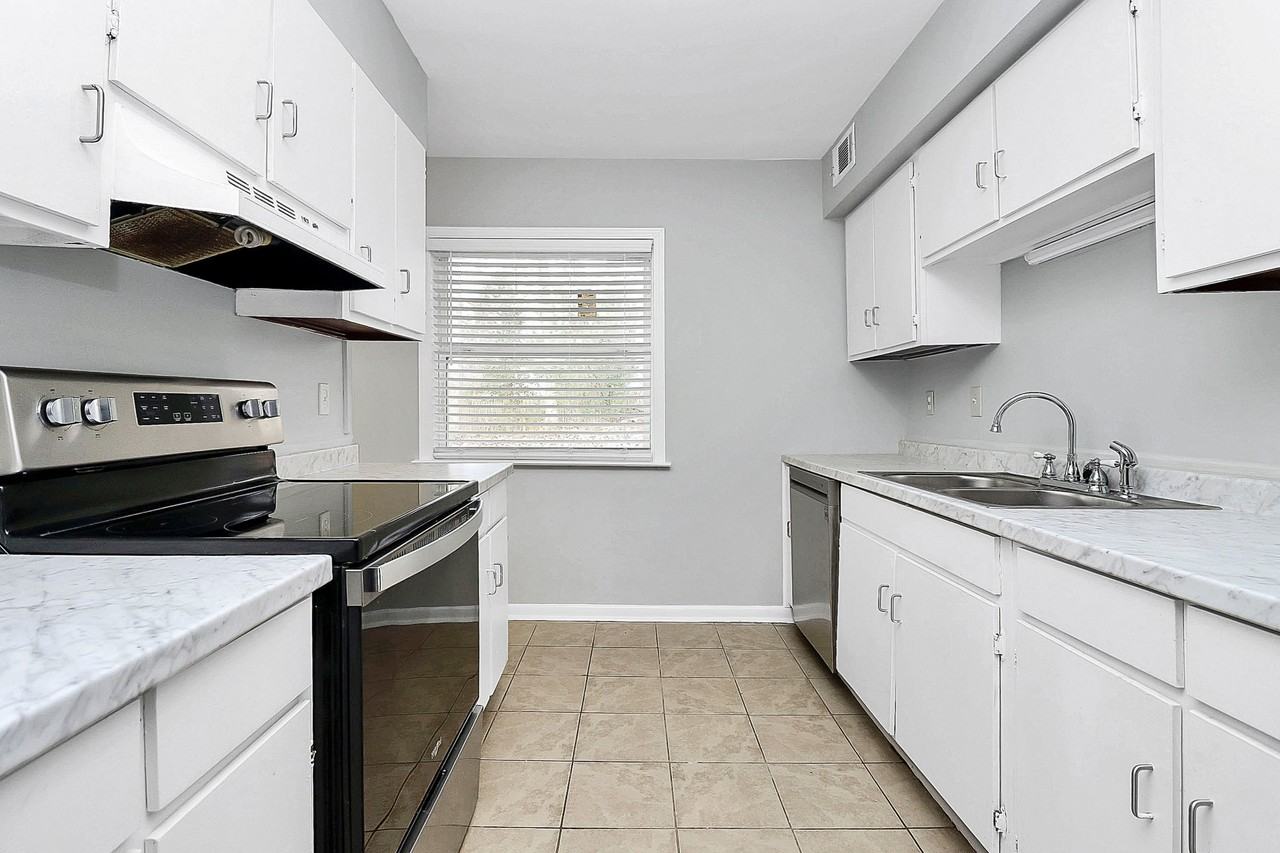 9121 Troon Ln #A - Photo 4 of 33