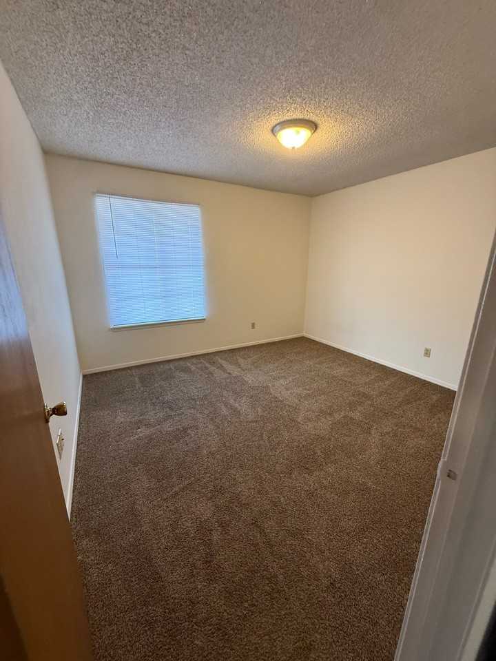 1595 W Frey St #206 - Photo 7 of 11