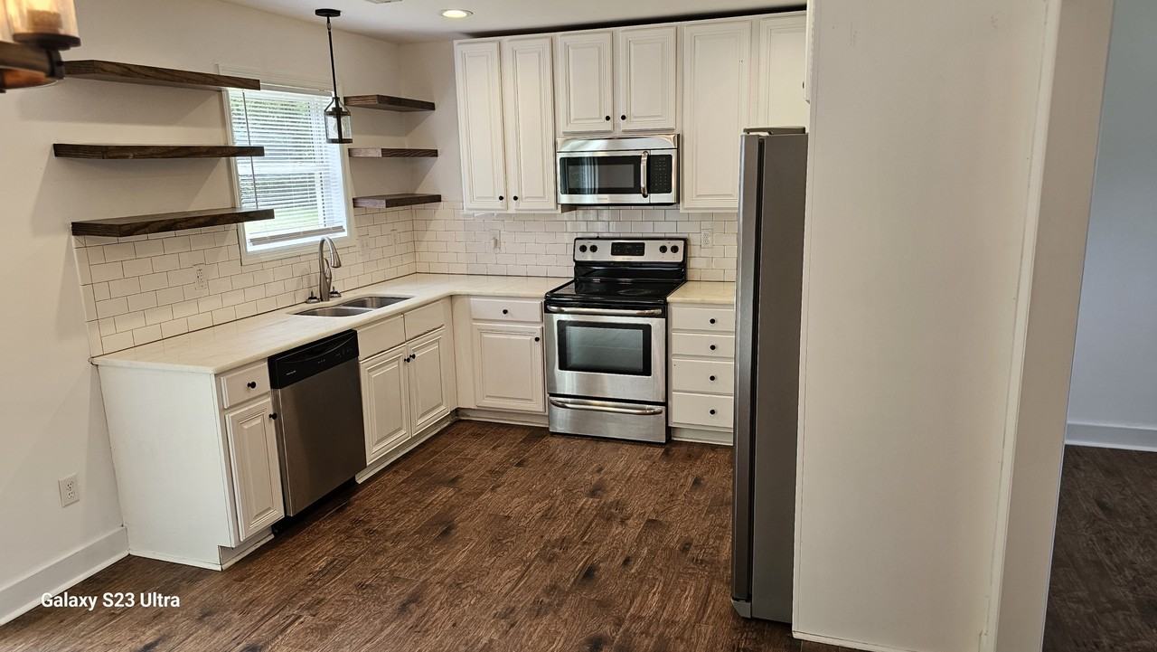 912 Laurel Ln #1 - Photo 7 of 28