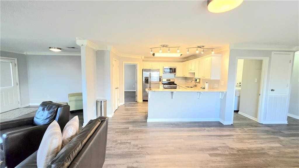 150 Forest Dr - Photo 4 of 22