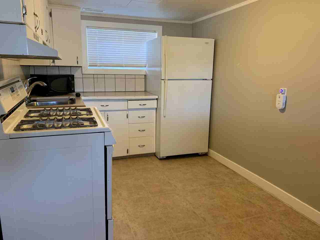 925 36 Street Northeast - Photo 6 of 14