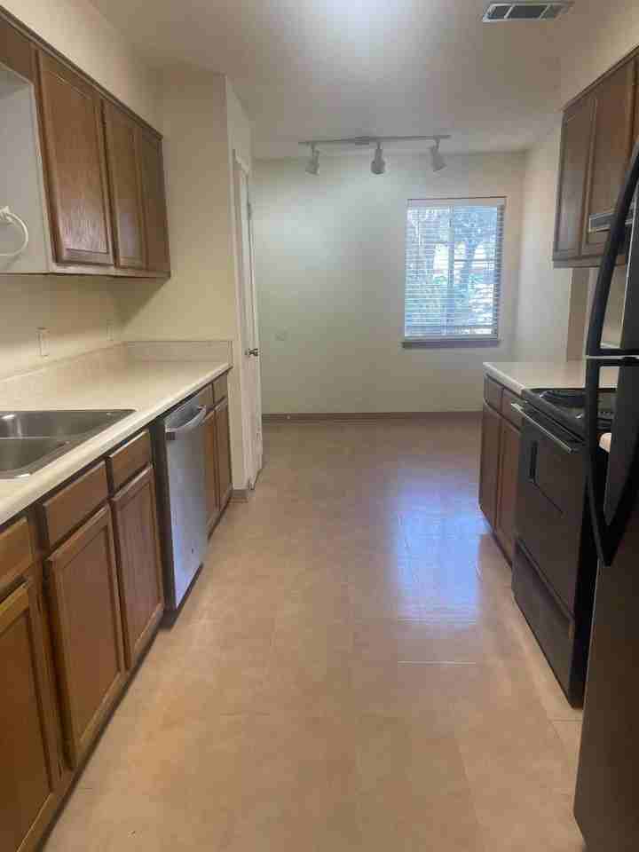 1105 Sean Ln - Photo 6 of 16