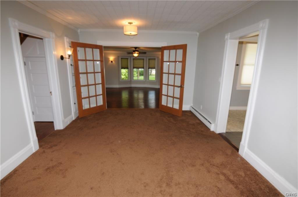 100 Utica Rd - Photo 5 of 30