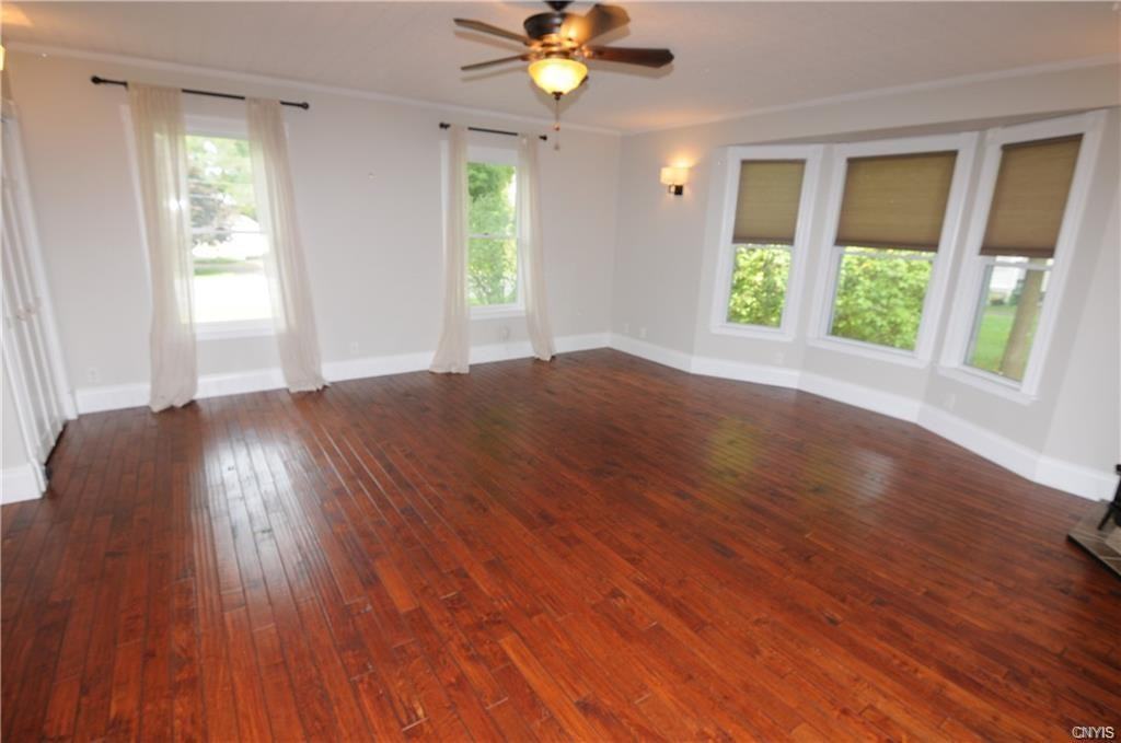 100 Utica Rd - Photo 7 of 30