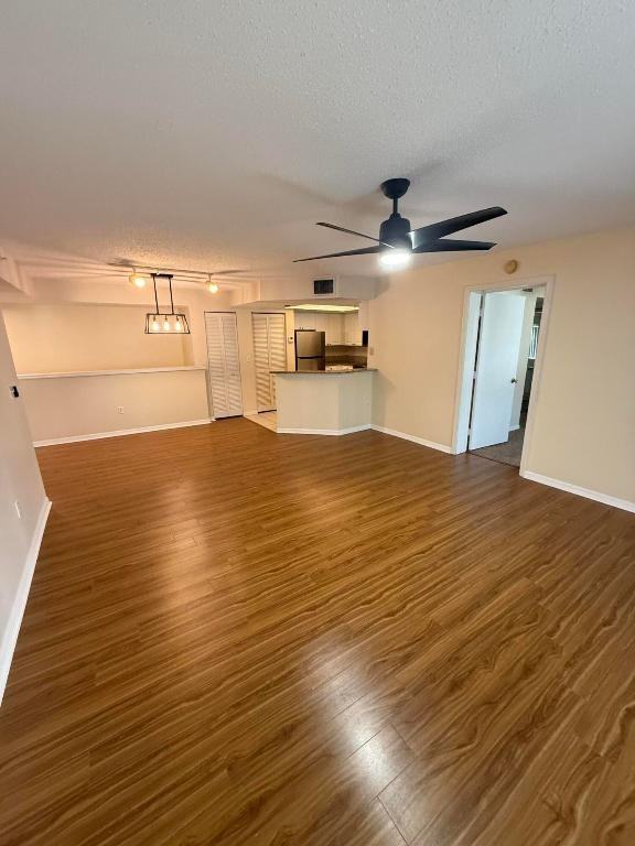 1100 Crestwood Ct S - Photo 5 of 47