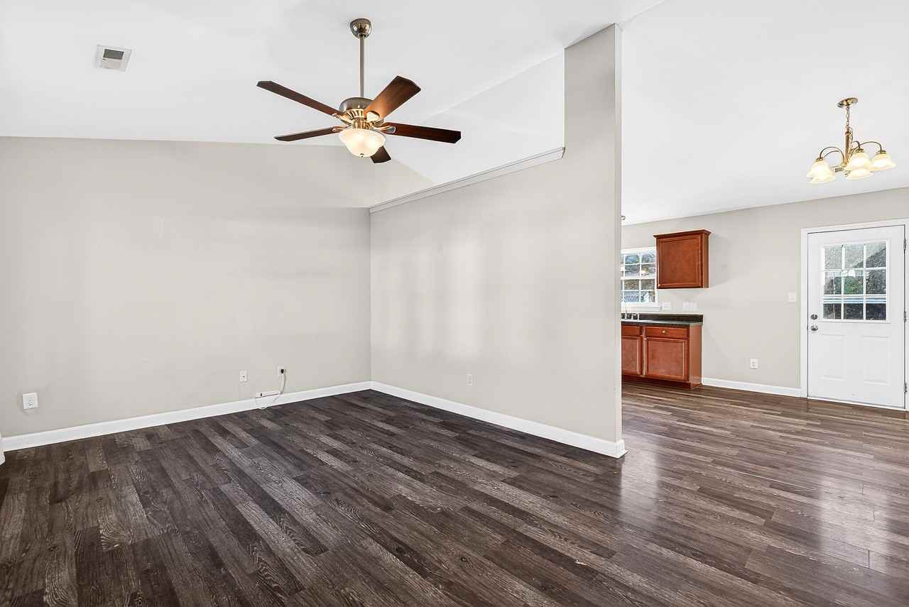 130 Woodbury Farm Dr #1 - Photo 2 of 20