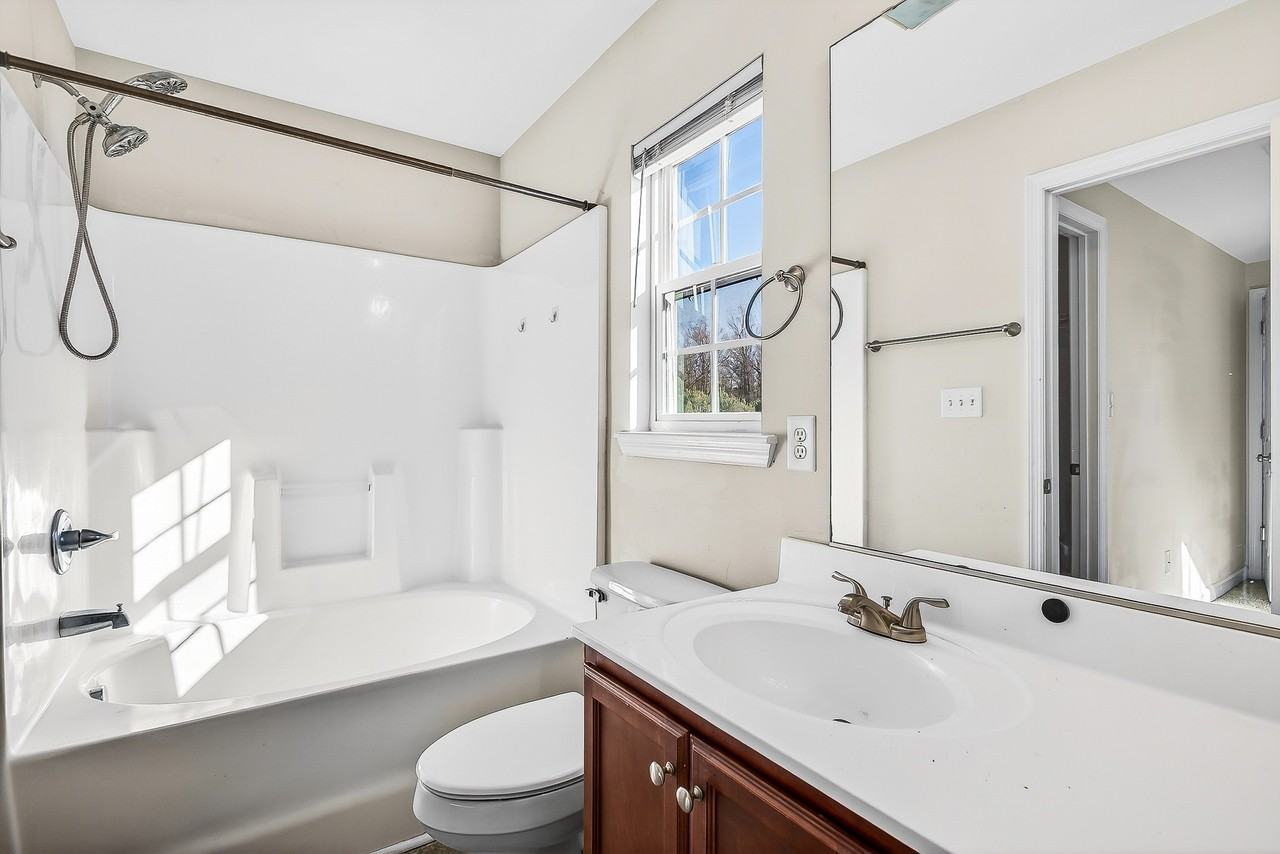 130 Woodbury Farm Dr #1 - Photo 7 of 20