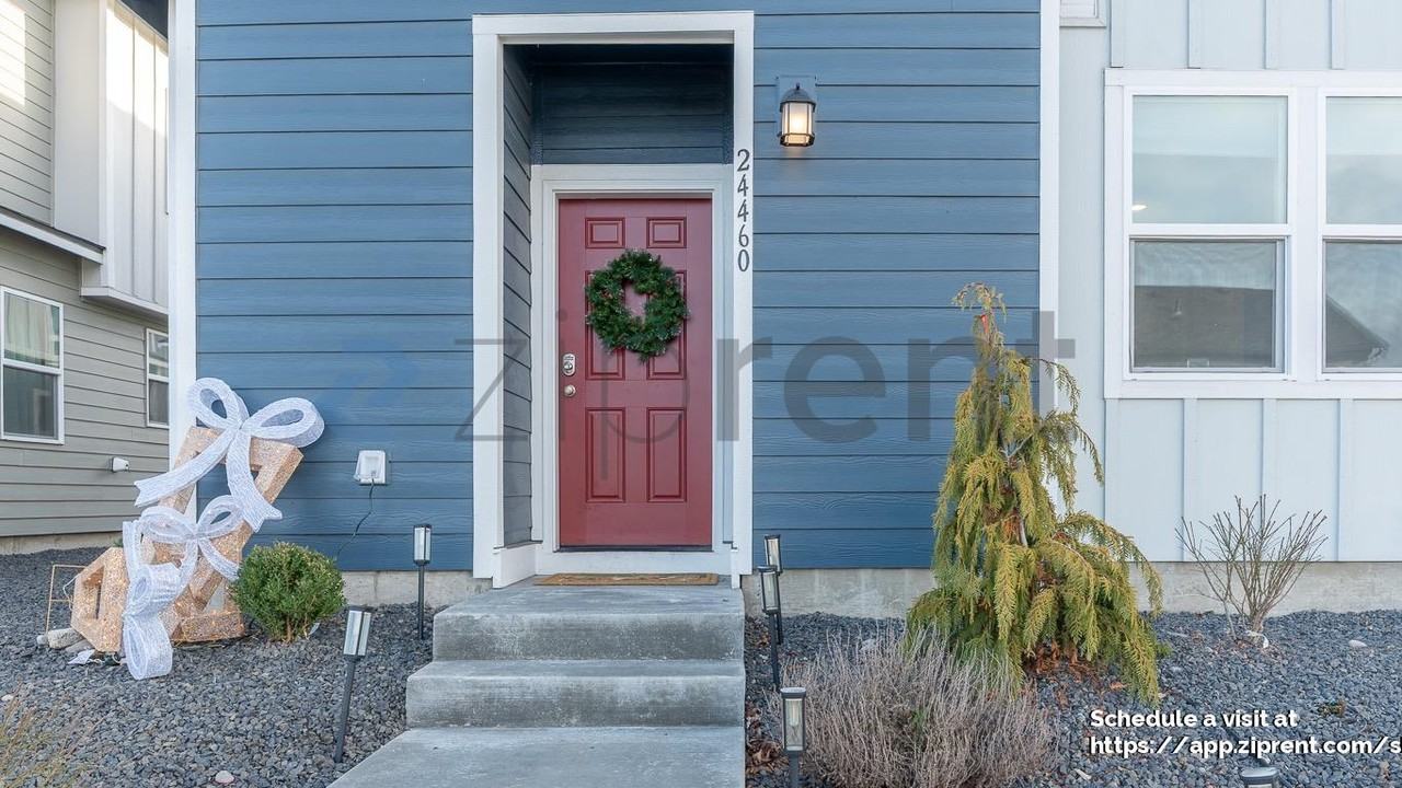 24460 E Harrier Ln - Photo 4 of 34