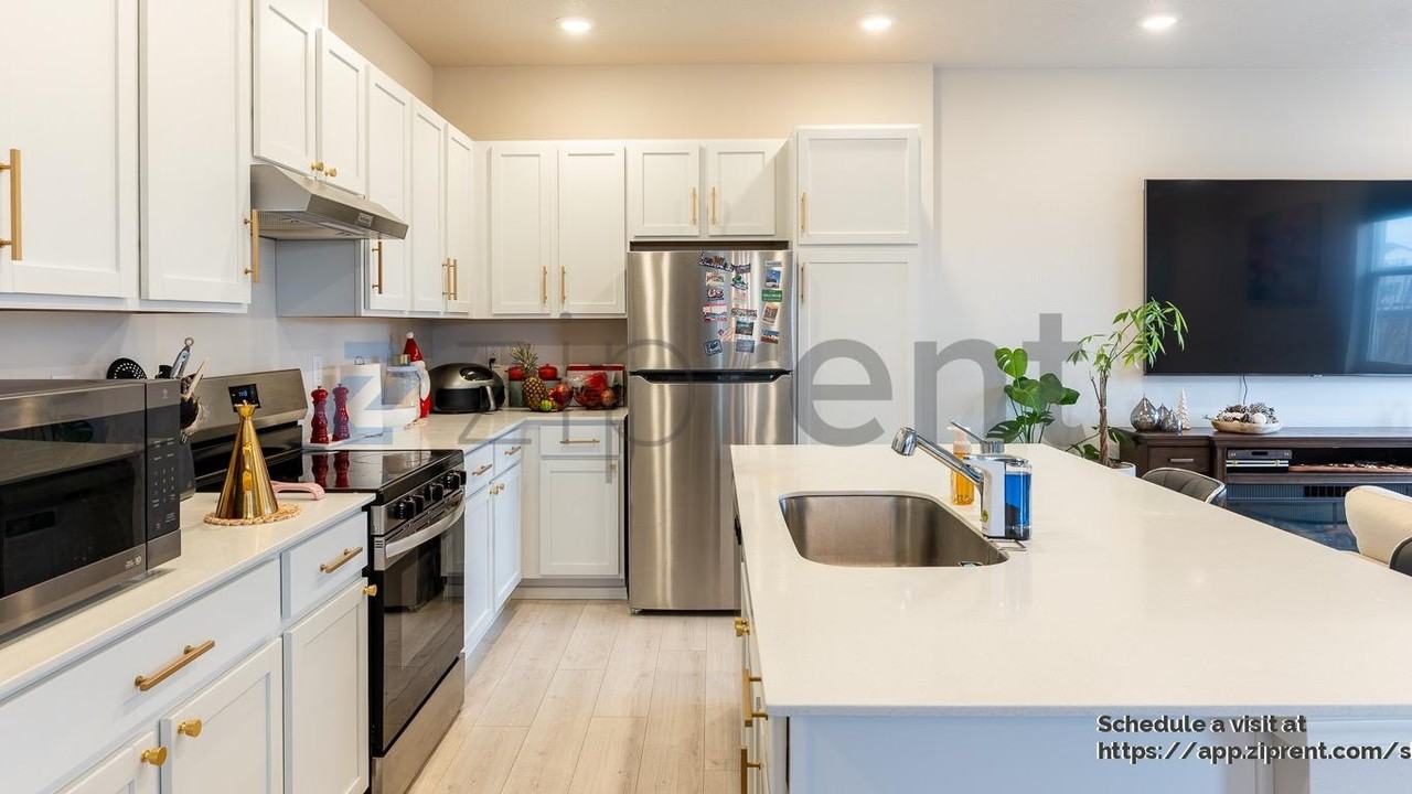 24460 E Harrier Ln - Photo 7 of 34