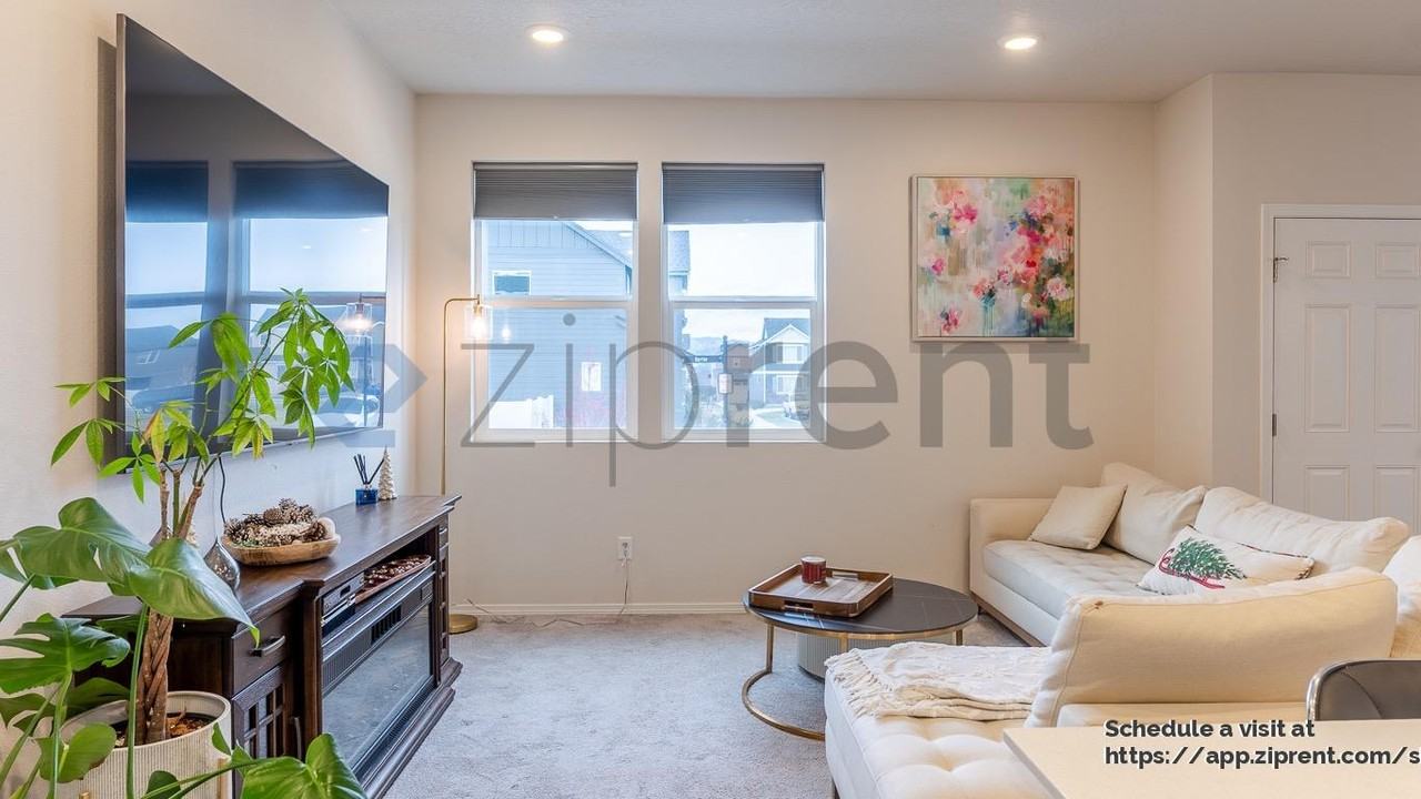 24460 E Harrier Ln - Photo 2 of 34