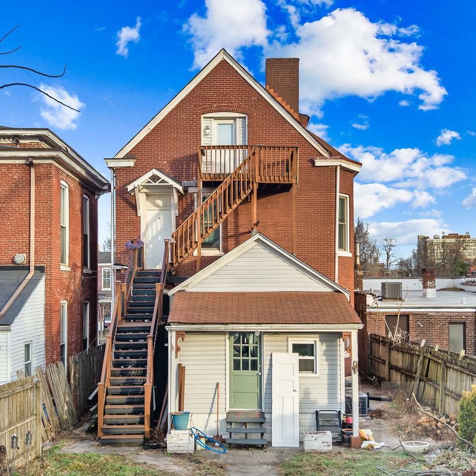 1146 S 6th St #1 - Photo 4 of 29