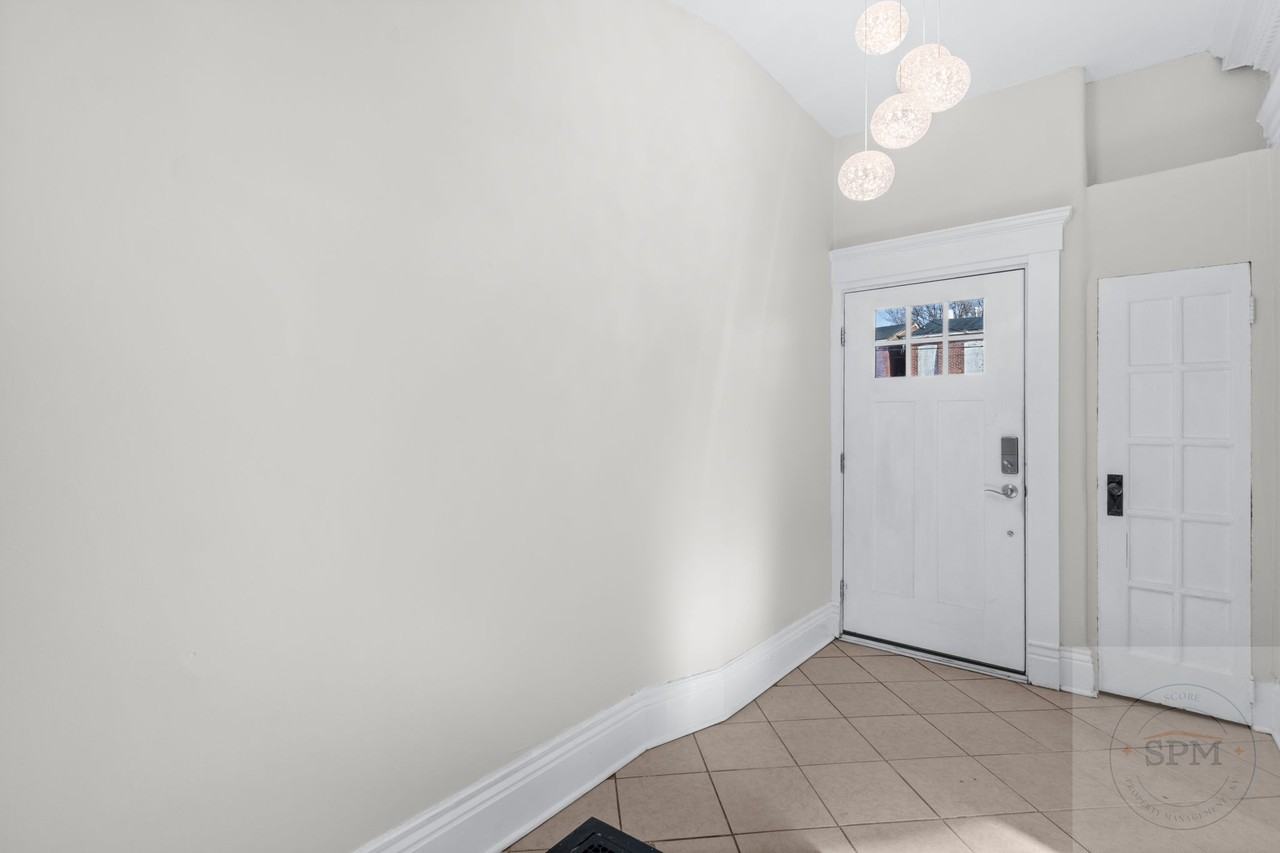 1146 S 6th St #1 - Photo 7 of 29