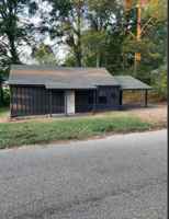 featured image of 136 Kellum Dr #1