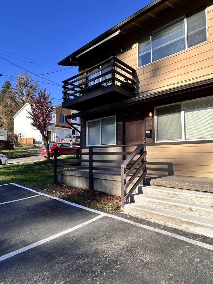 1222 Nw Couch St - Photo 2 of 18