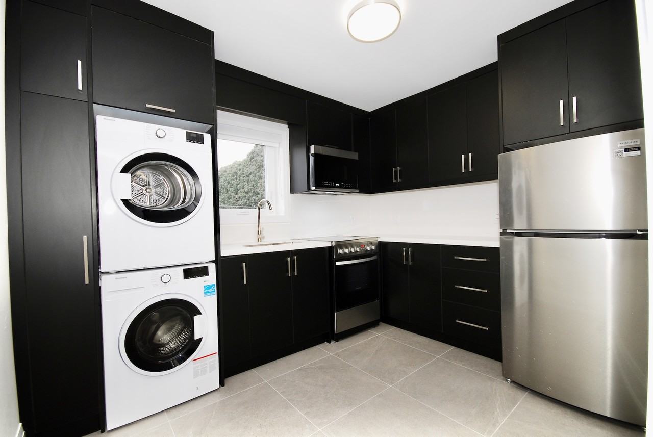 781 Dovercourt Road - Photo 3 of 12