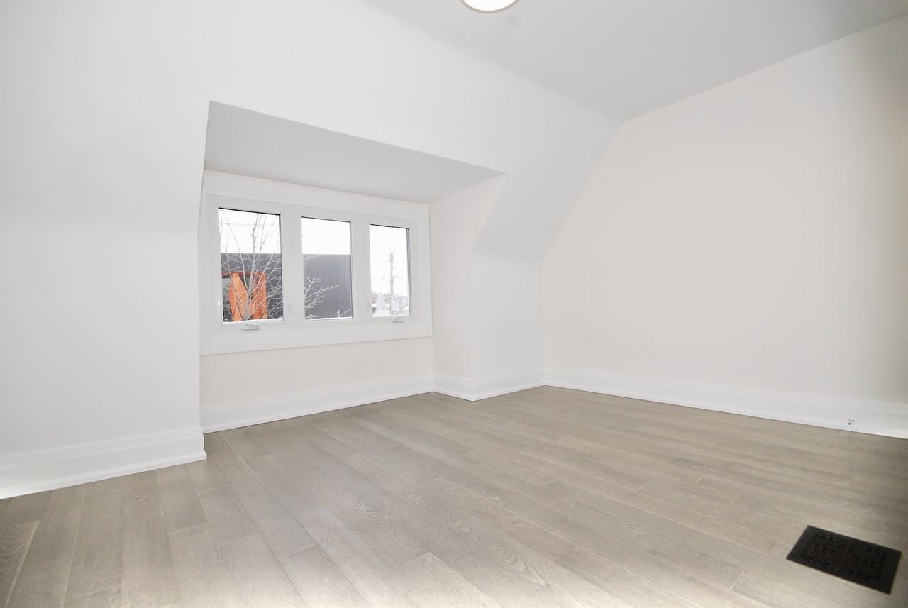 781 Dovercourt Road - Photo 6 of 12