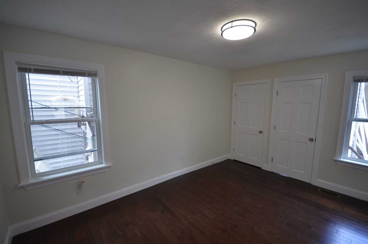 133 Brooks St #1 - Photo 5 of 7