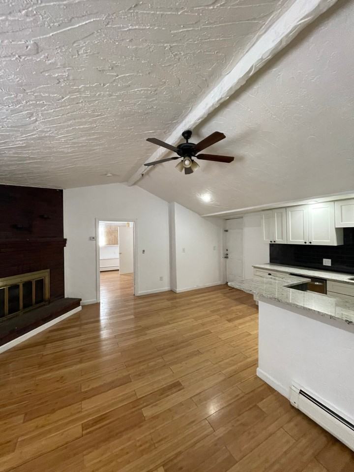 244 Maverick St #1 - Photo 4 of 12