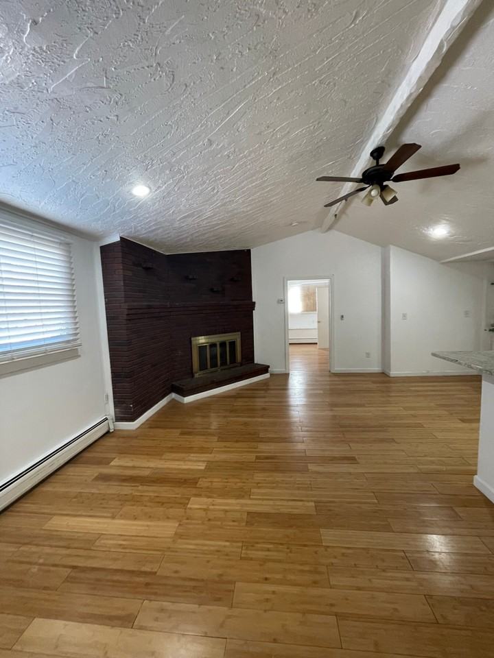 244 Maverick St #1 - Photo 5 of 12