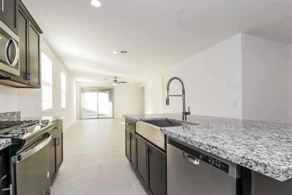 11014 W Luxton Ln - Photo 7 of 16