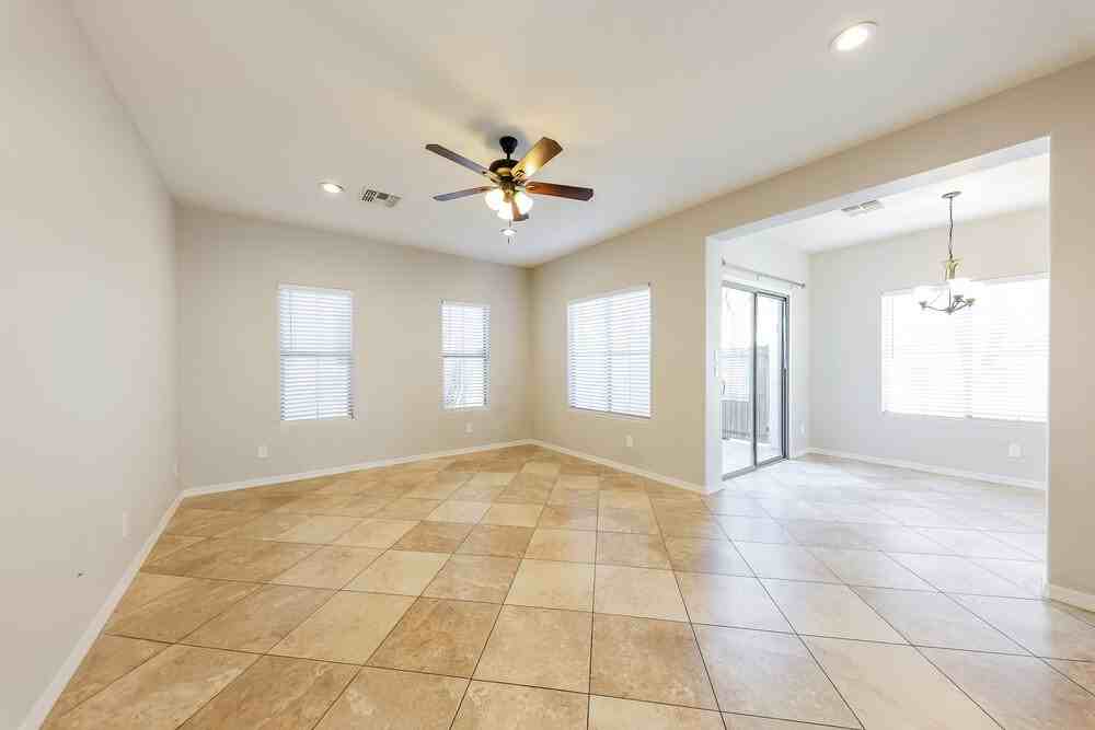 2141 W Barwick Dr - Photo 4 of 17