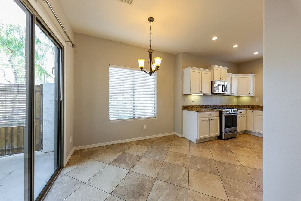 2141 W Barwick Dr - Photo 6 of 17