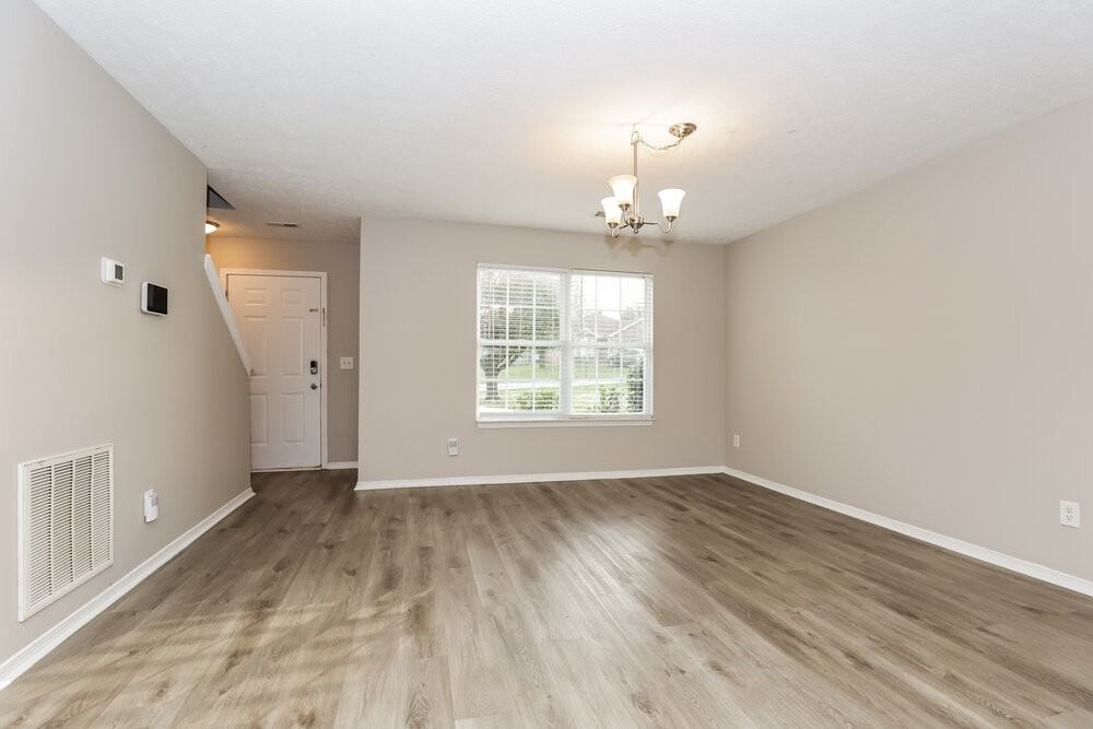 376 Davids Way - Photo 4 of 17