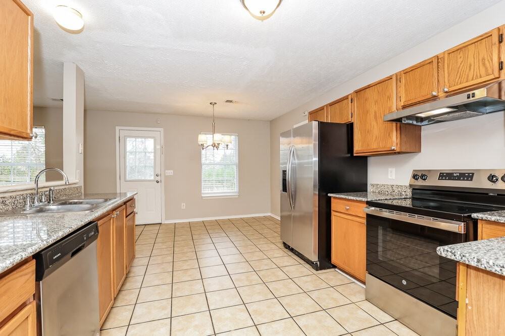 376 Davids Way - Photo 7 of 17