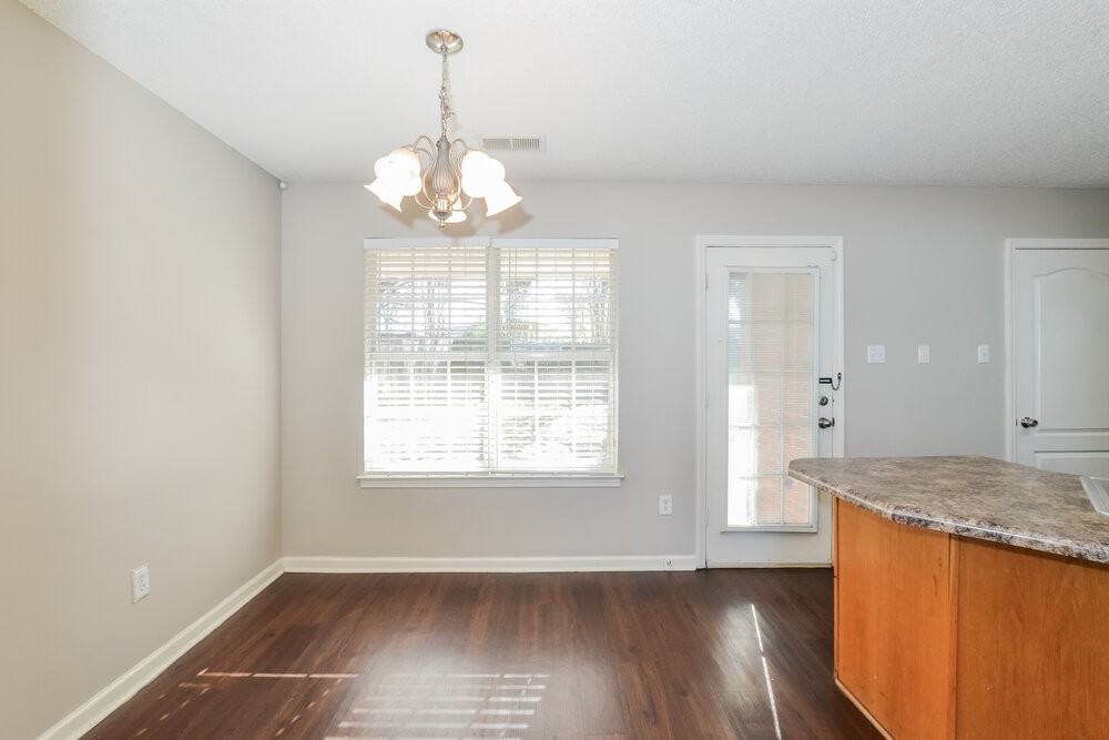 9761 Dogwood Ct W - Photo 7 of 17