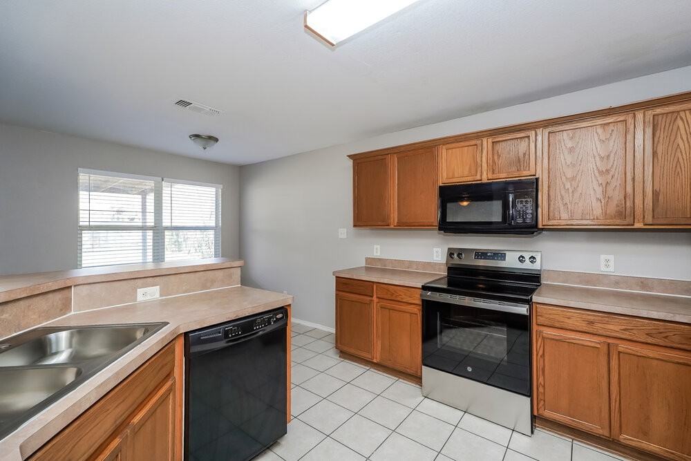 239 Centennial Pl - Photo 6 of 17