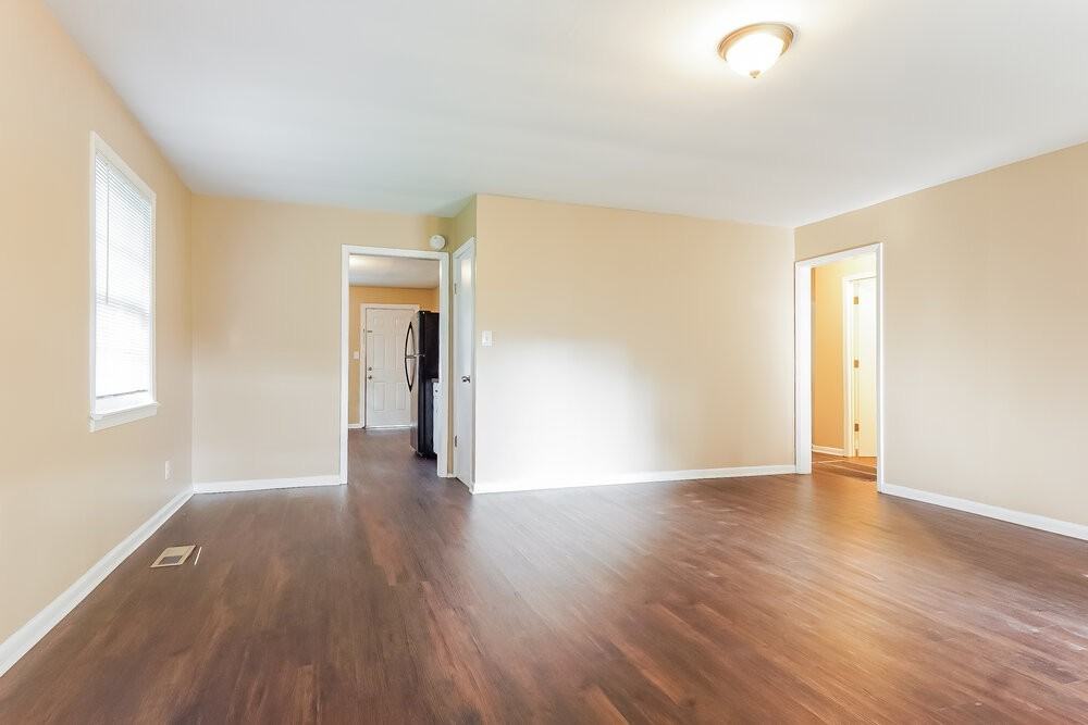 1116 Hayes Rd - Photo 6 of 20